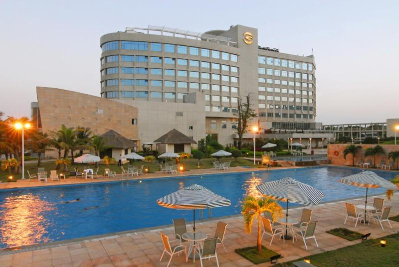 Tienyow Grand Hotel Haikou  Exterior photo