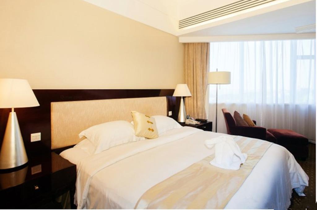 Tienyow Grand Hotel Haikou  Room photo